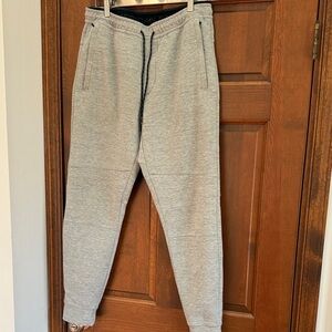 American Eagle Men’s Gray Jogger Pants Med-Tall